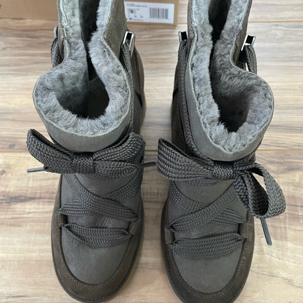 NIB UGG Classic Femme Lace Up Boots
